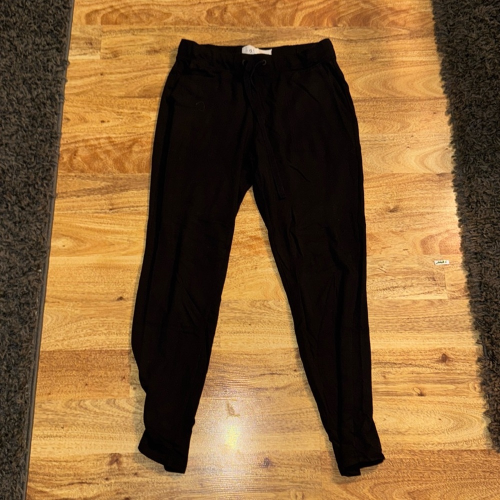 Lou and grey jogger pants